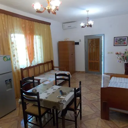 Myftaraj Holiday بيت للعطل